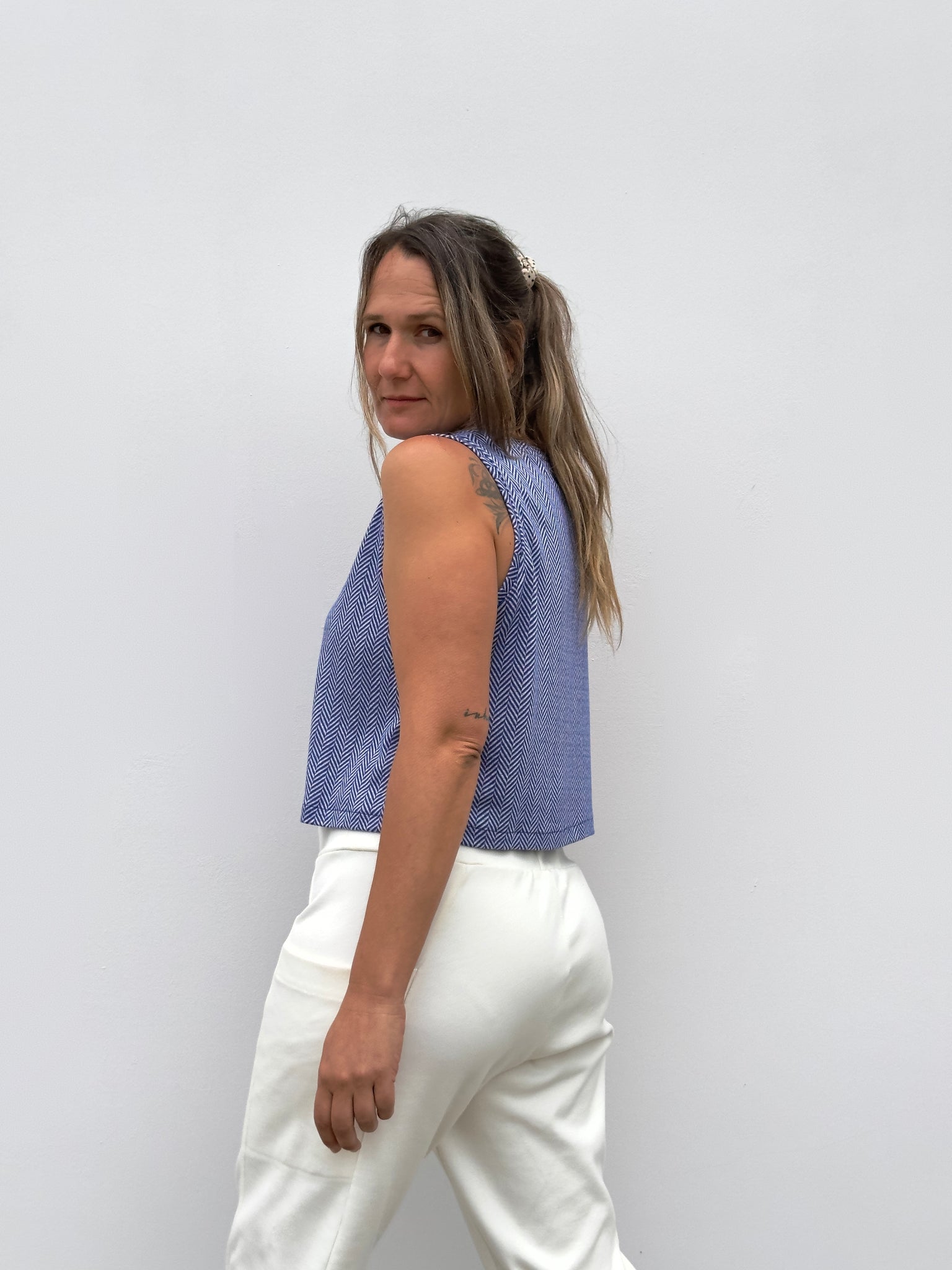 CROP TOP AZUL ZIG ZAG
