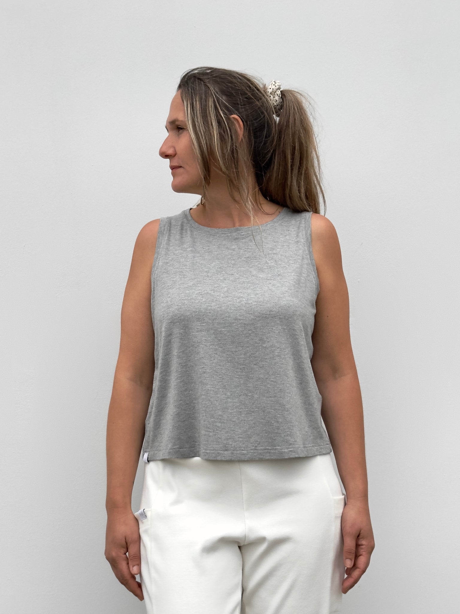 CROP TOP GRIS