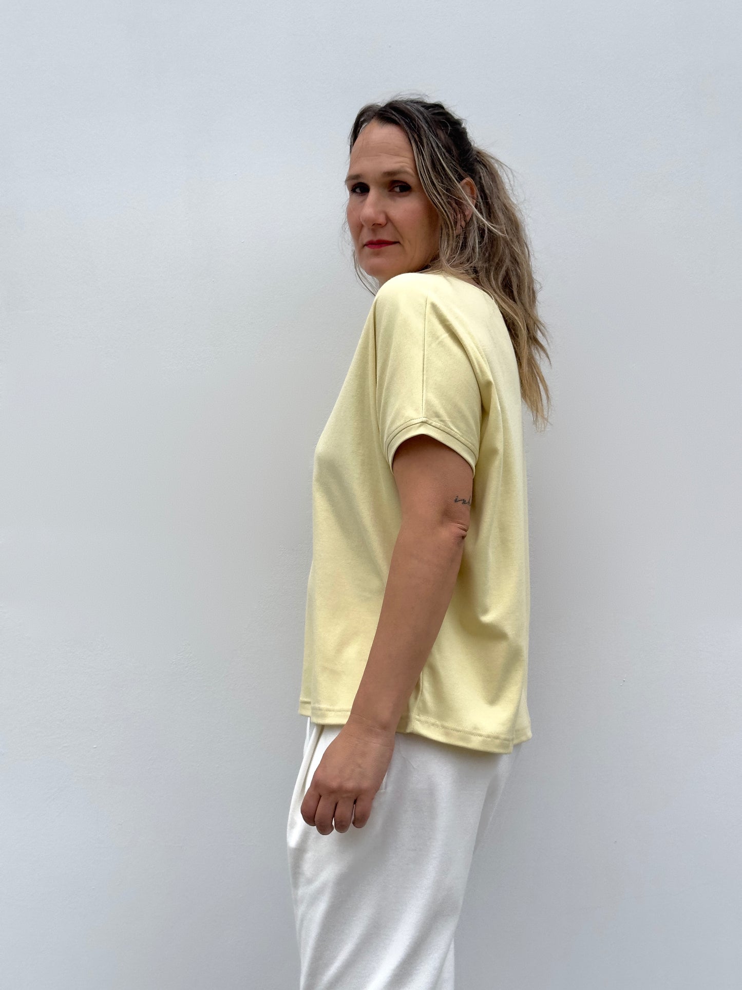 HAIZEA CAMISETA AMARILLA