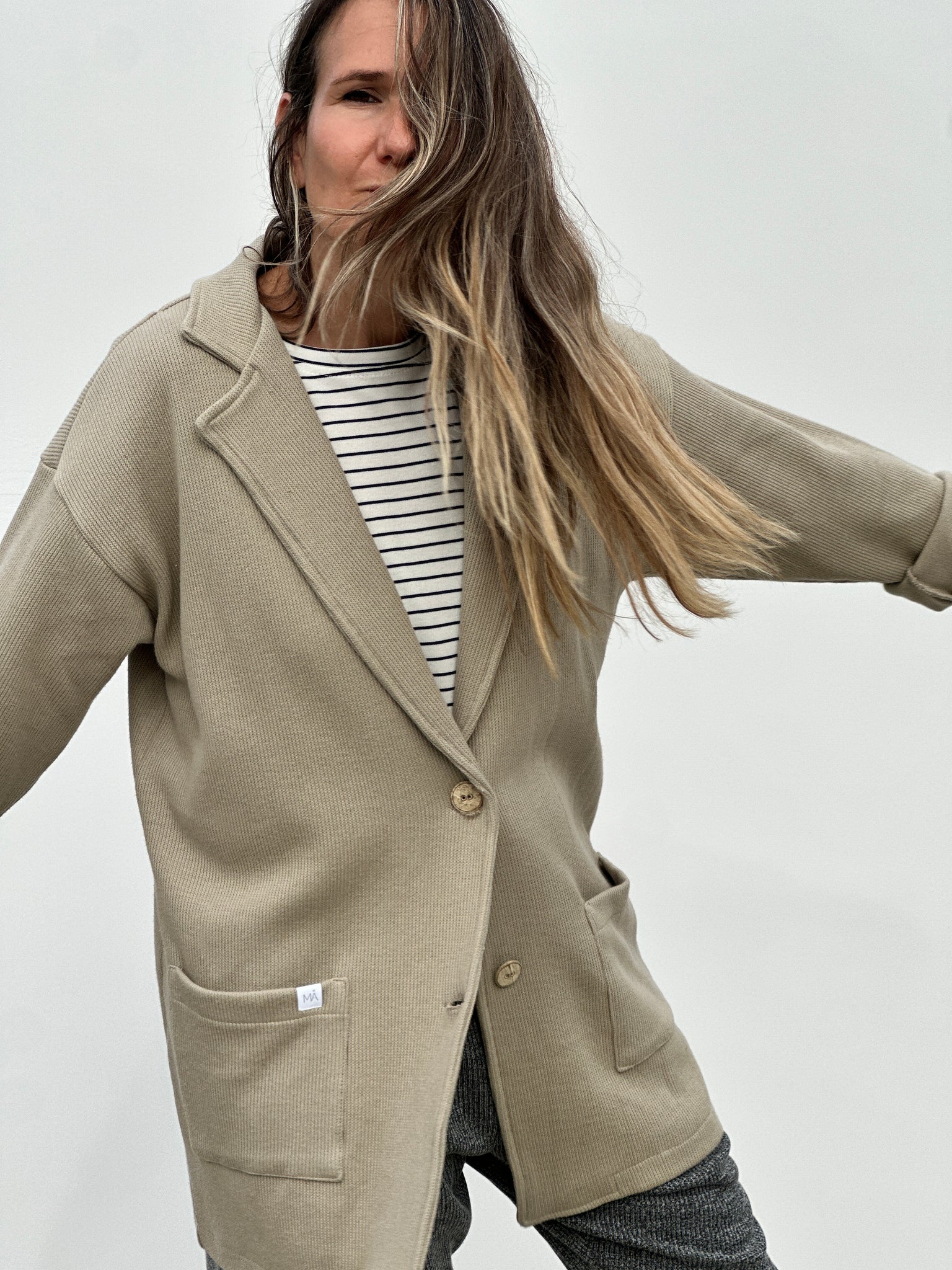MAITE BLAZER BEIGE TRENZA