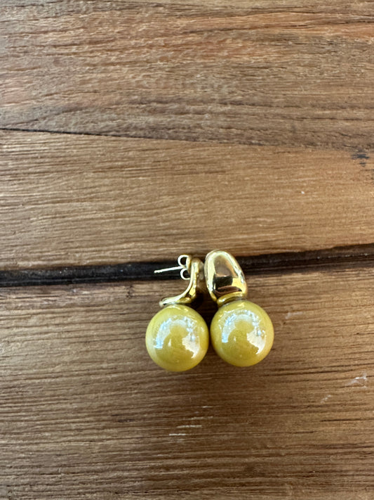 BOLADUN URRE KOLOREKO BELARRITAKOAK