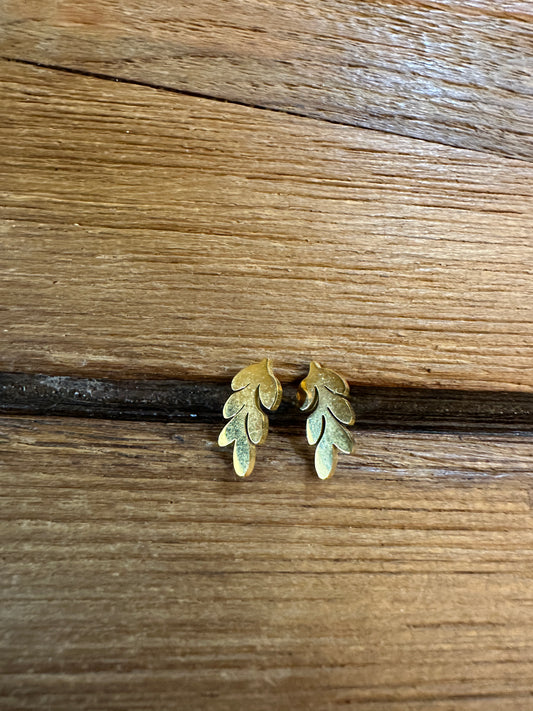 URRE KOLOREKO HOSTO TXIKIDUN BELARRITAKOAK