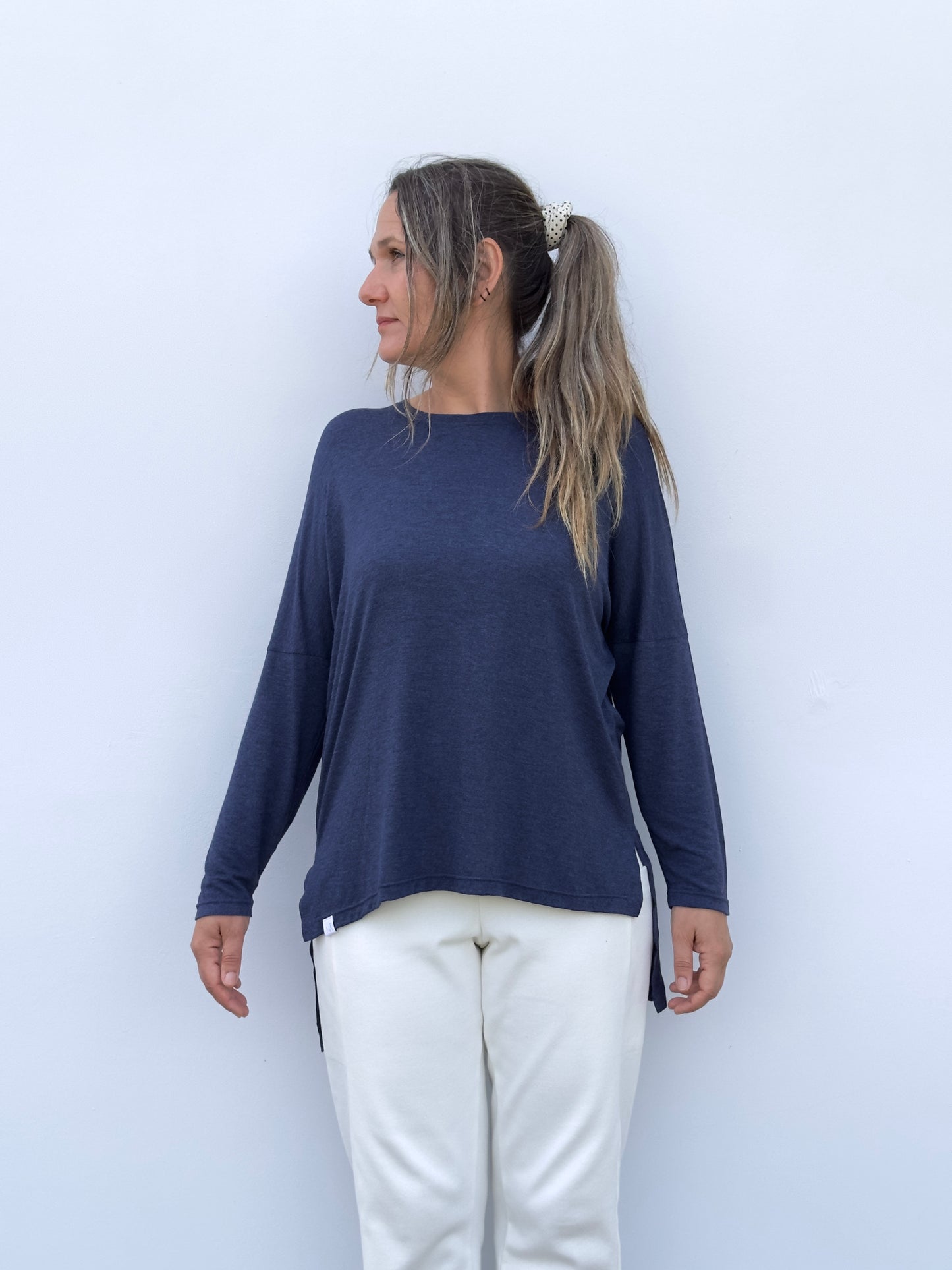 MADDI CAMISETA AZUL OSCURO