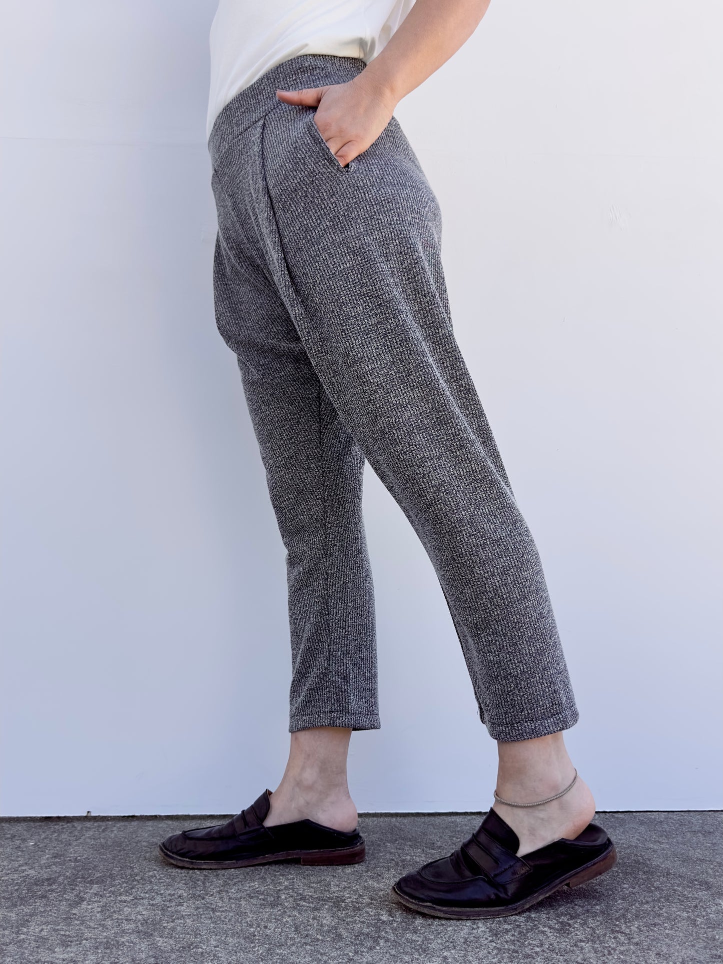DANIELA PINTZADUN GRIS KANALE
