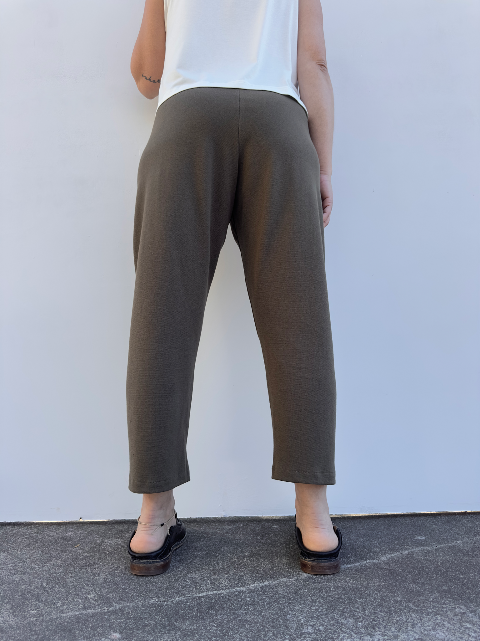 DANIELA PANTALON CON PINZAS