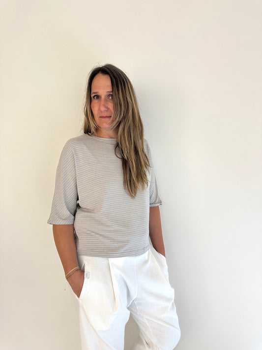 Camiseta Hegoa rayas azul claro de Maider Alzaga, fotografía 1