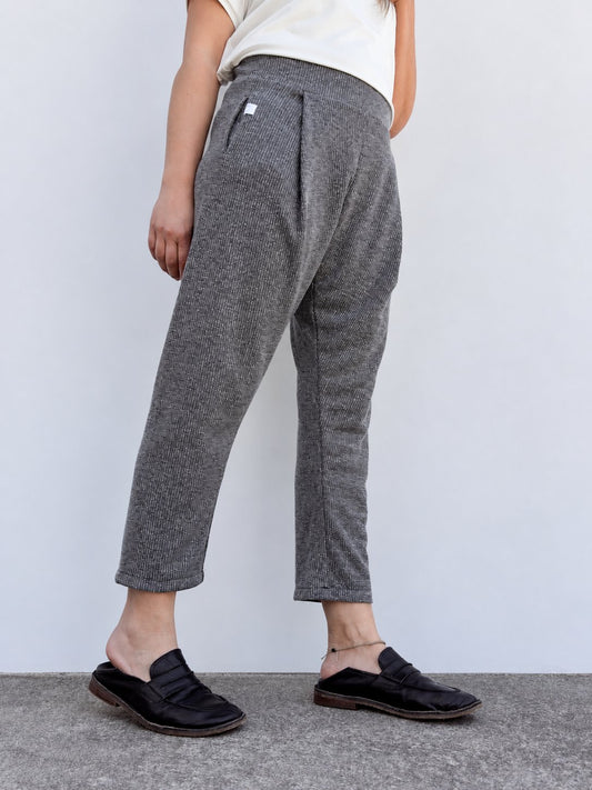 Pantalón Daniela gris canale de Maider Alzaga, fotografía 1