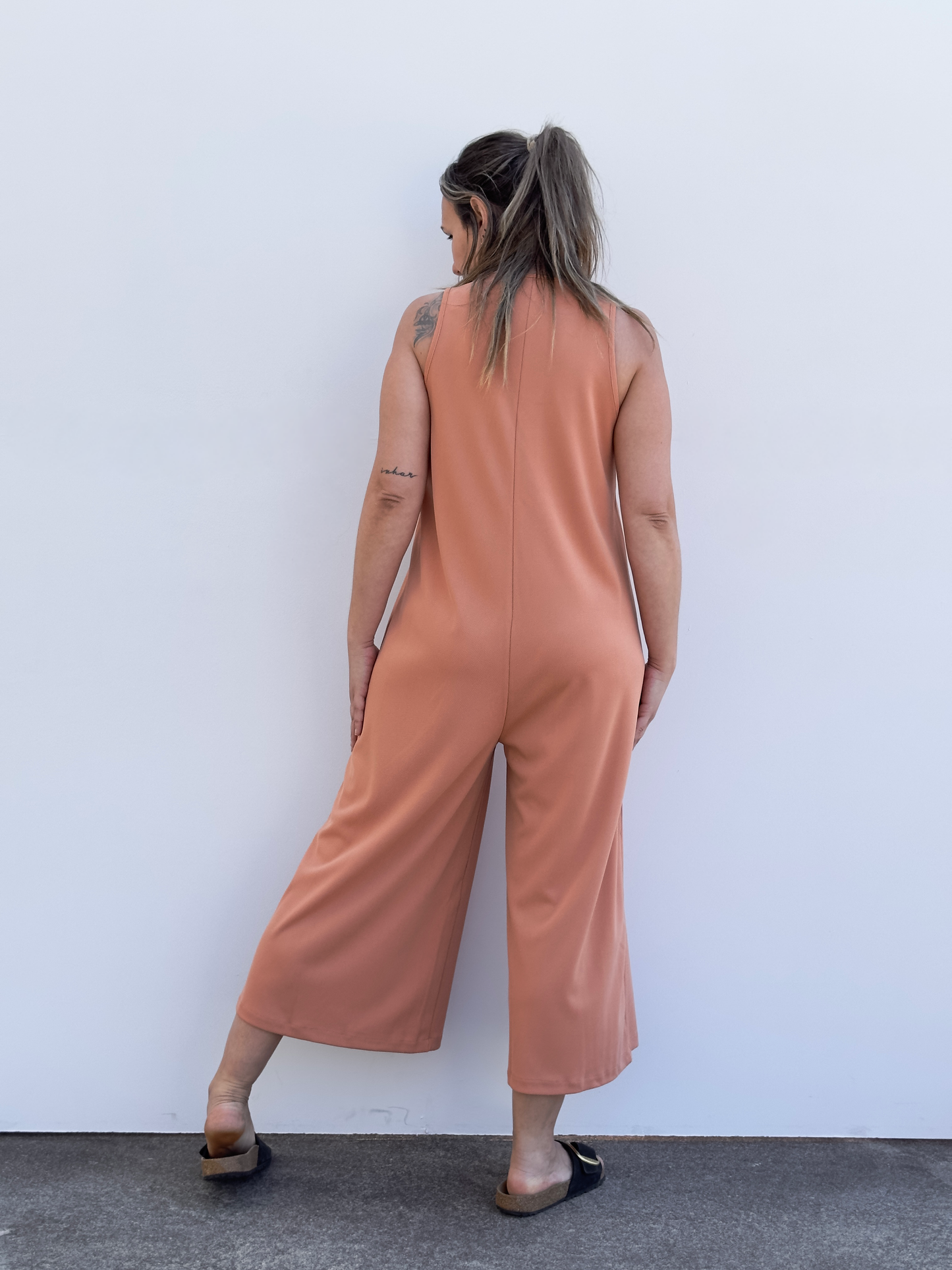 YUDITH MONO SALMON