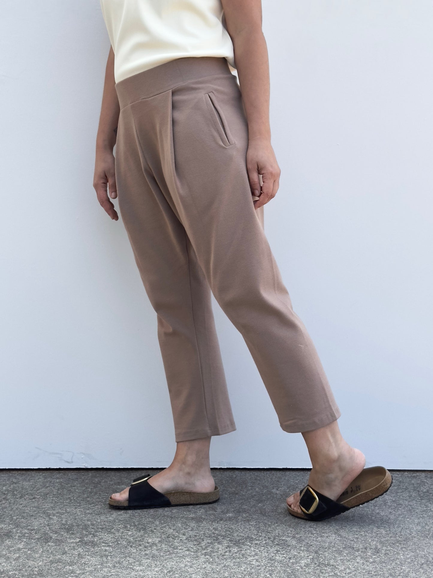 DANIELA PANTALON CON PINZAS