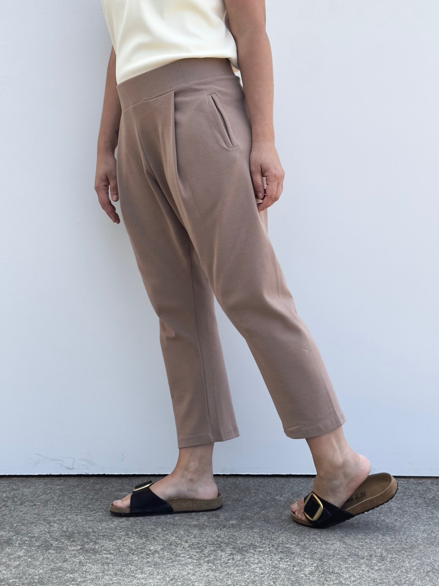 DANIELA PANTALON CON PINZAS