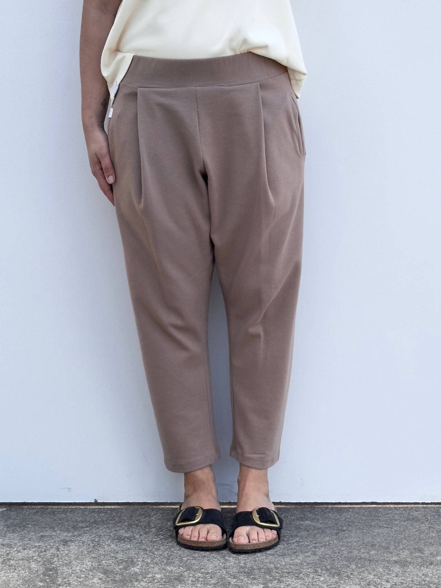 DANIELA PANTALON CON PINZAS