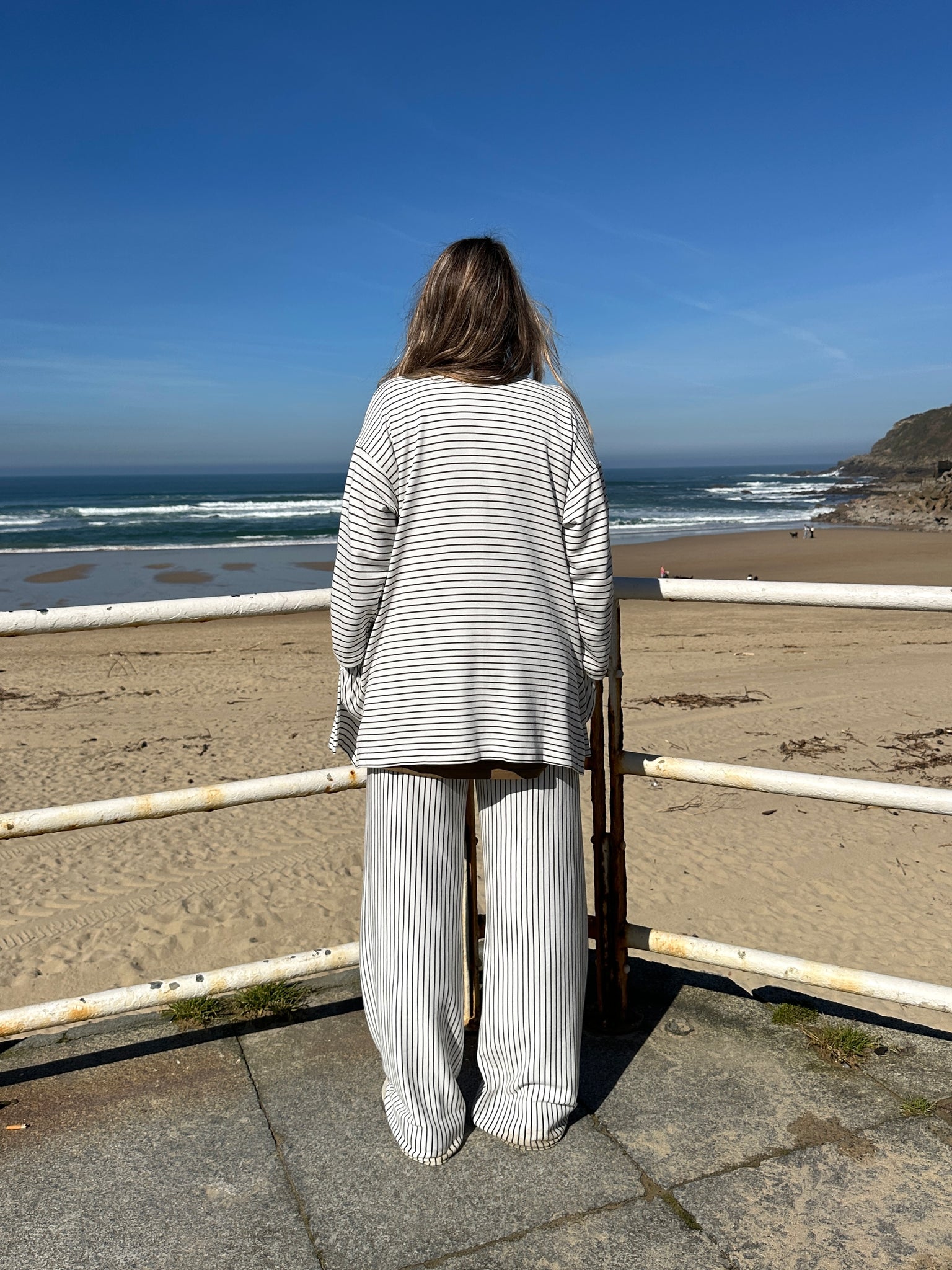 AGATE PANTALON AMPLIO RAYAS VERDE