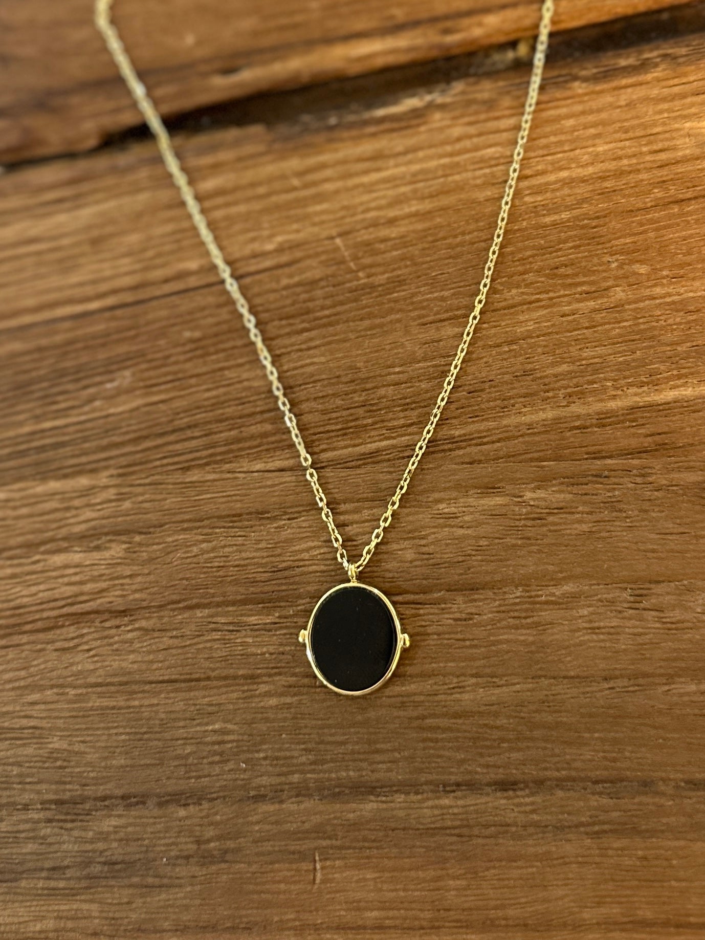 URRE KOLOREKO KOILAREA OBALO GORMADUN ZINTZILIKARI BELTZAREKIN