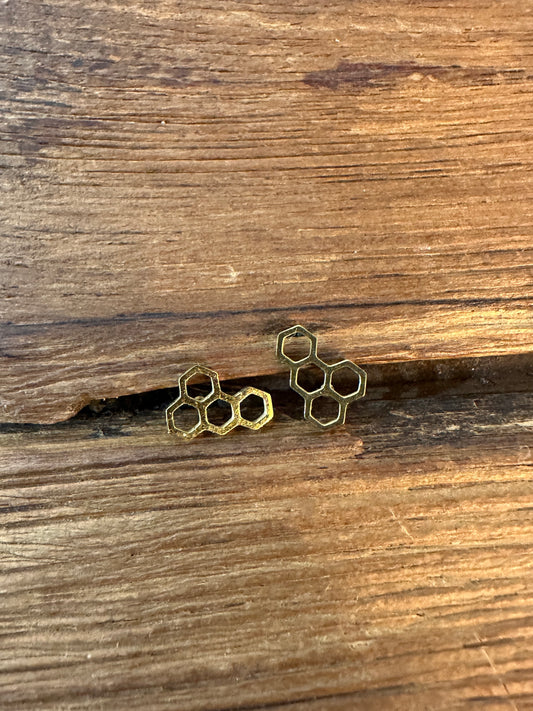 ERLAUNTZ FORMAKO URRE KOLOREKO BELARRITAKOAK