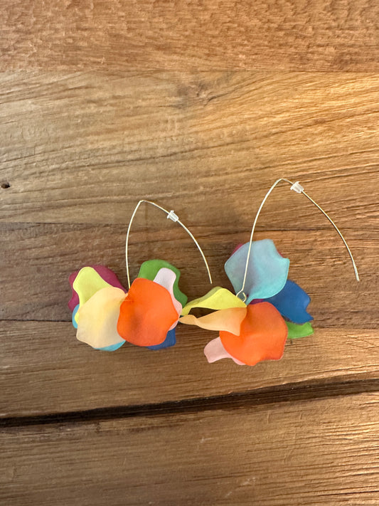 LORE KOLOREDUN URRE KOLOREKO BELARRITAKOAK