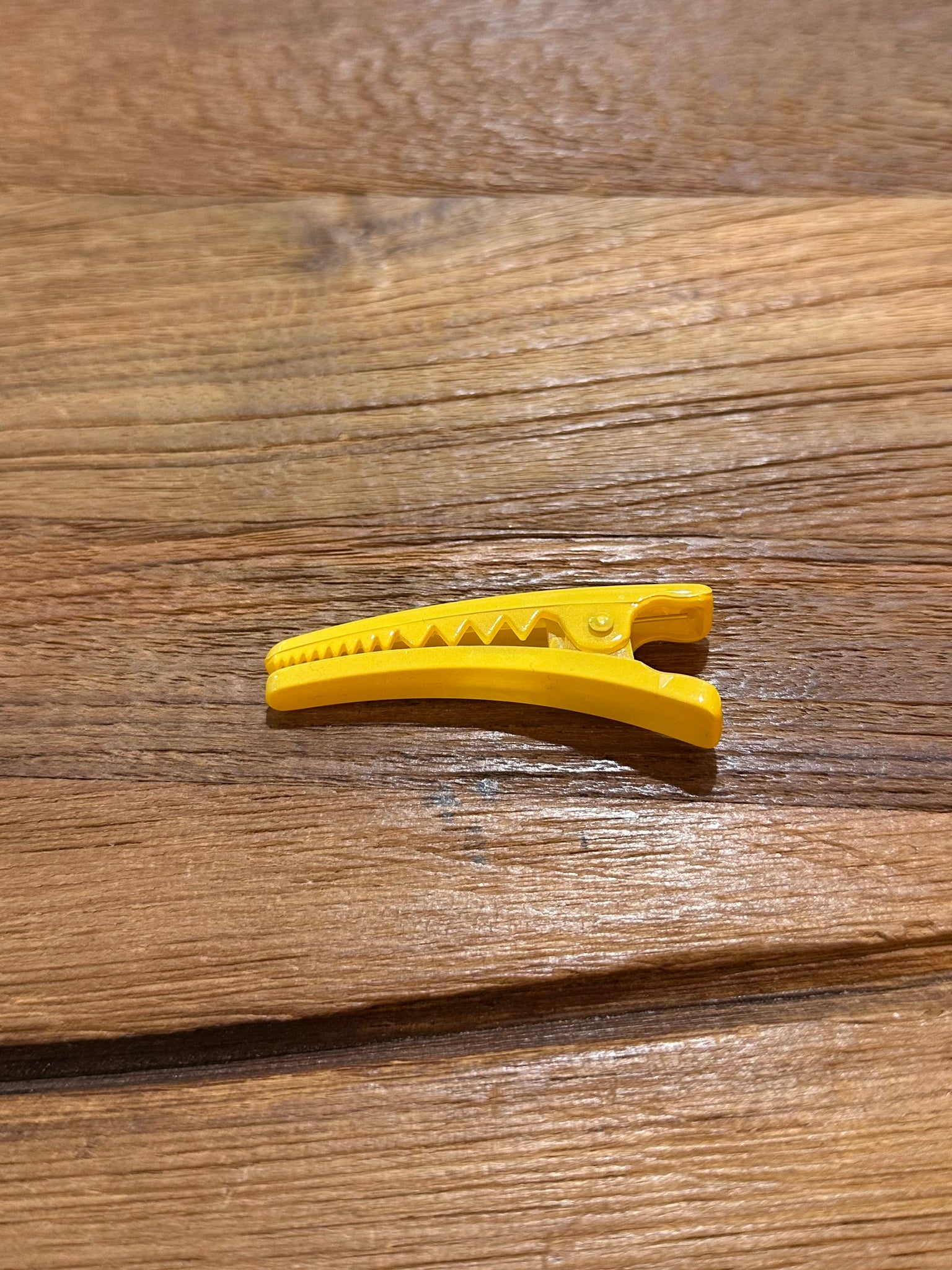 GANCHO PEQUEÑA PINZA AMARILLO