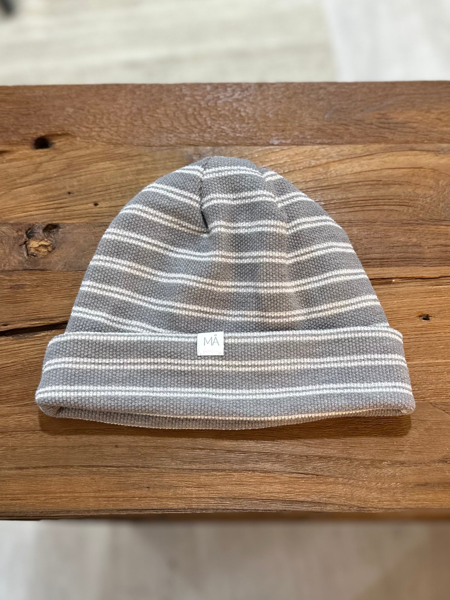 GORRITO INVIERNO GRIS RAYITAS