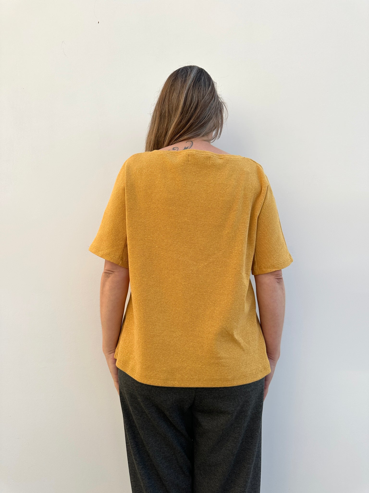 ENARA CAMISETA MOSTAZA