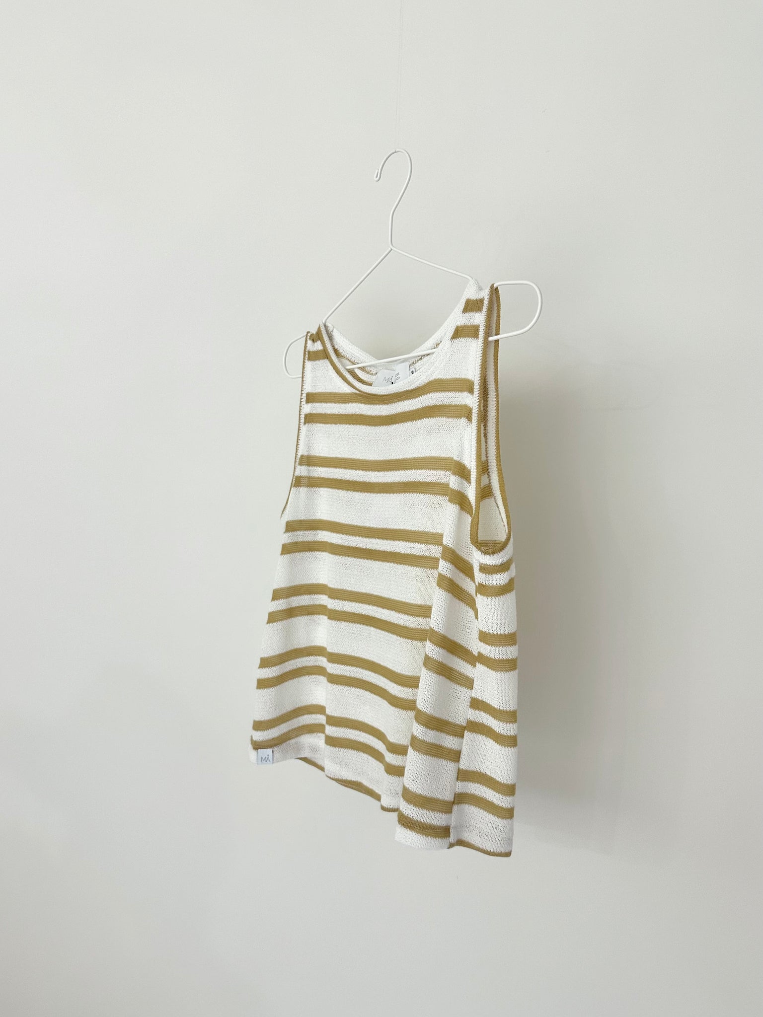 CROP TOP RAYAS BEIGE