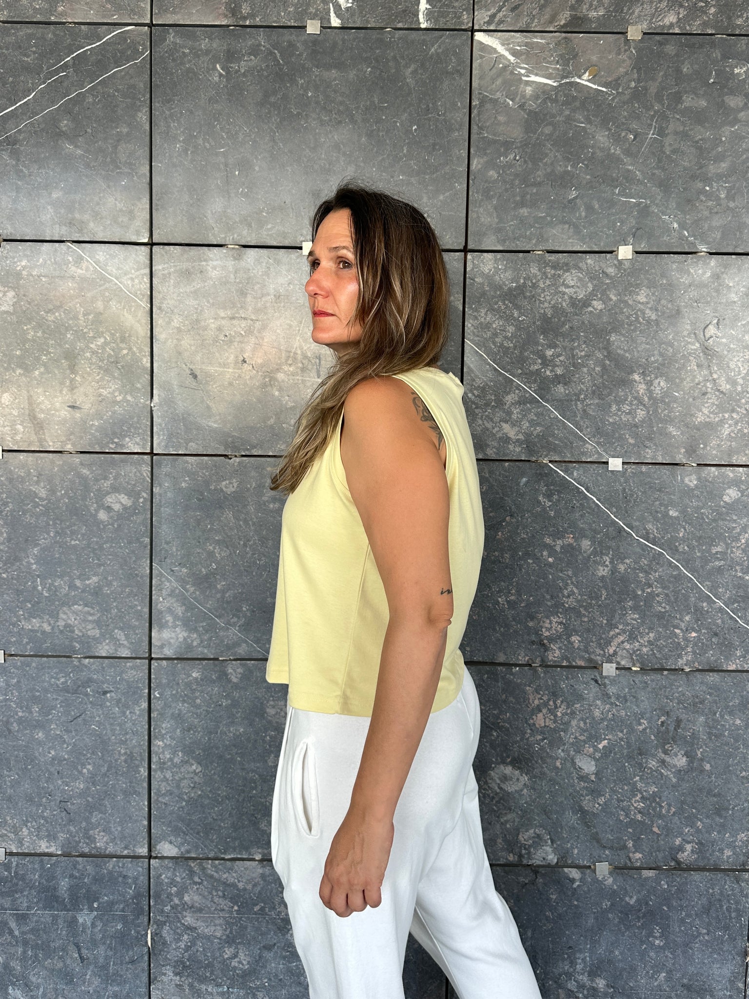 CROP TOP AMARILLO
