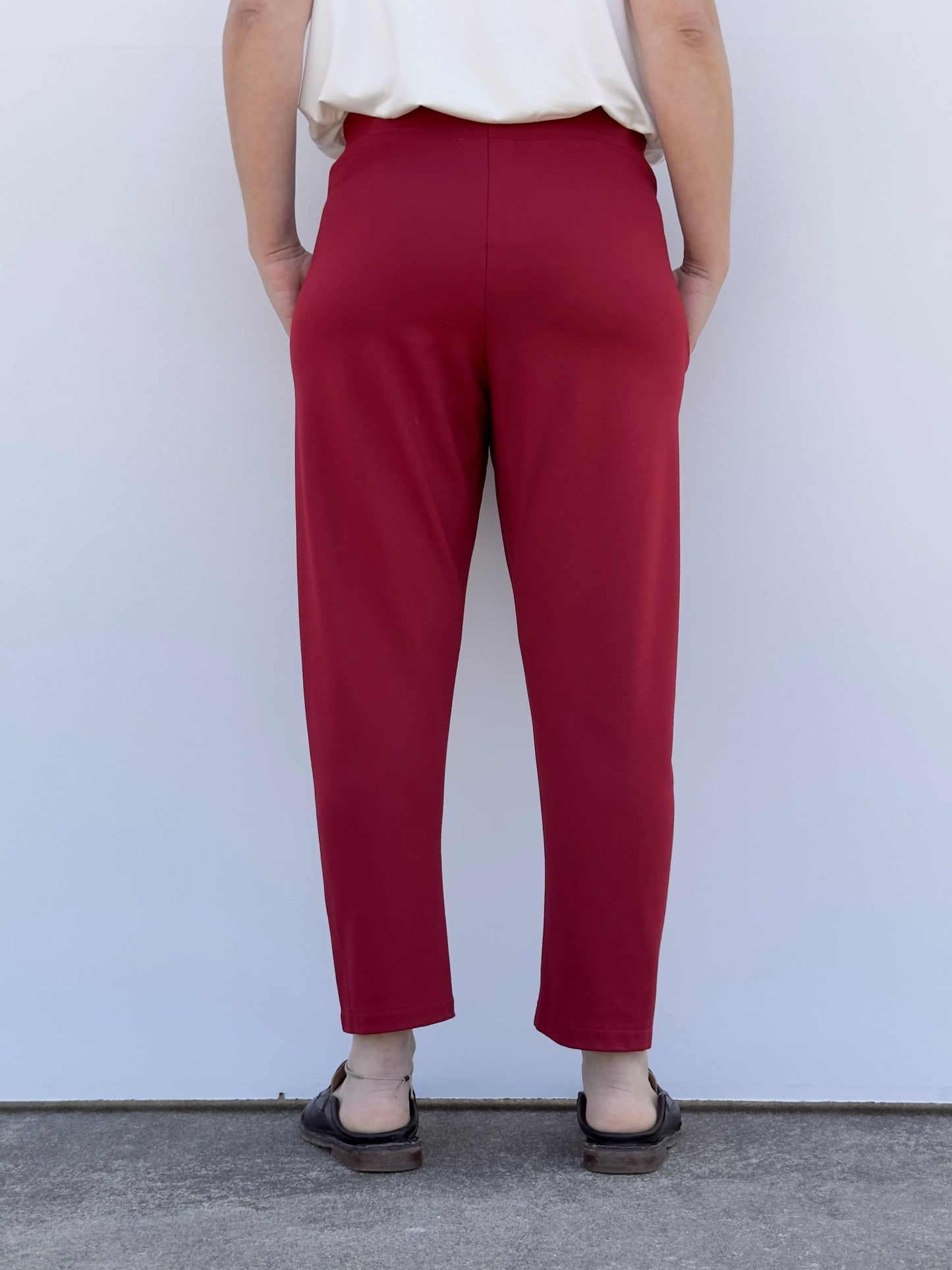 DANIELA PANTALON CON PINZAS BURDEOS