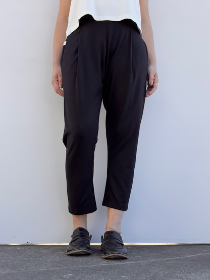 DANIELA PANTALON CON PINZAS NEGRO