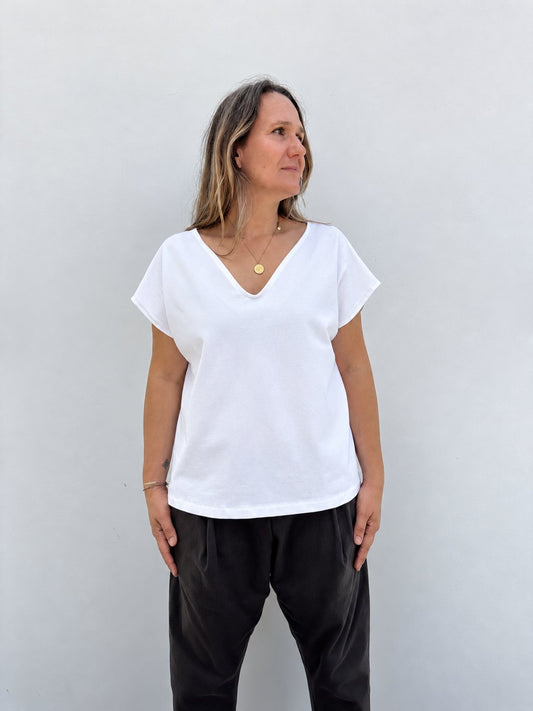 Camiseta Haizea blanca de Maider Alzaga, fotografía 1