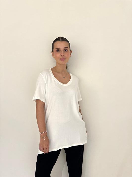 Camiseta Marylin de Maider Alzaga, color blanca, frontal.