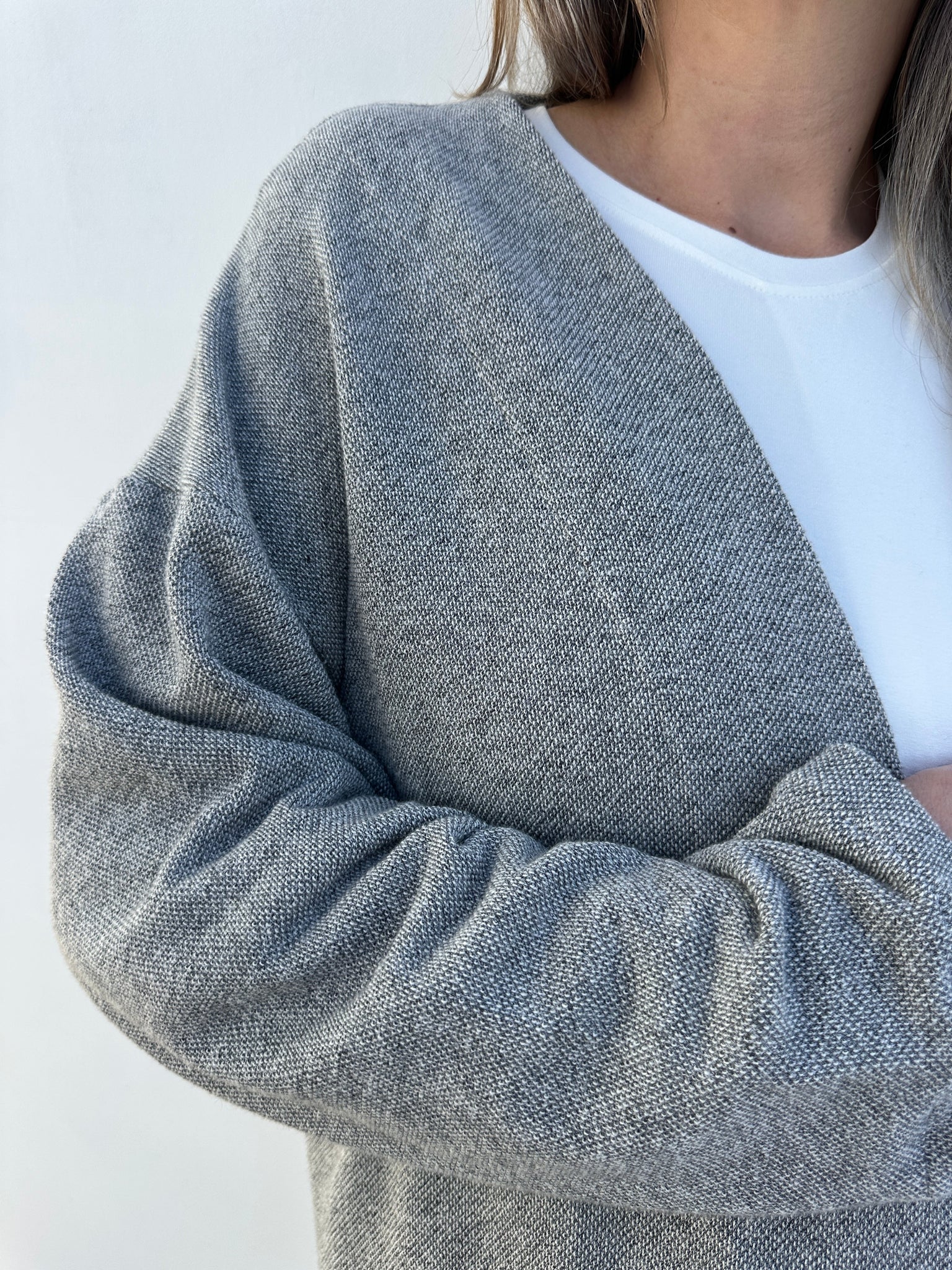 Chaqueta Irune Uda gris jaspeado de Maider Alzaga, fotografía 7.