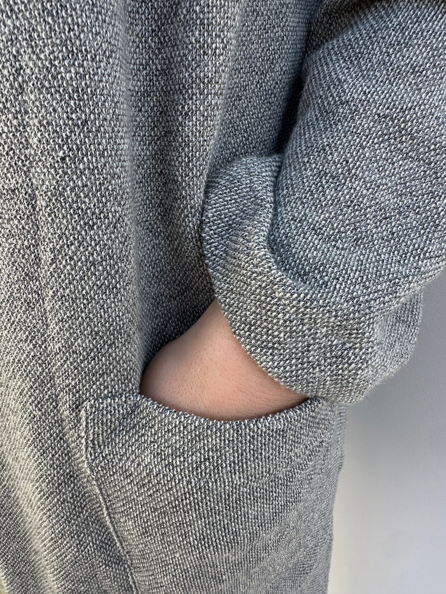 Chaqueta Irune Uda gris jaspeado de Maider Alzaga, fotografía 8.