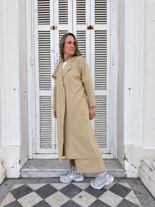 Gabardina Malene beige de Maider Alzaga, fotografía 1