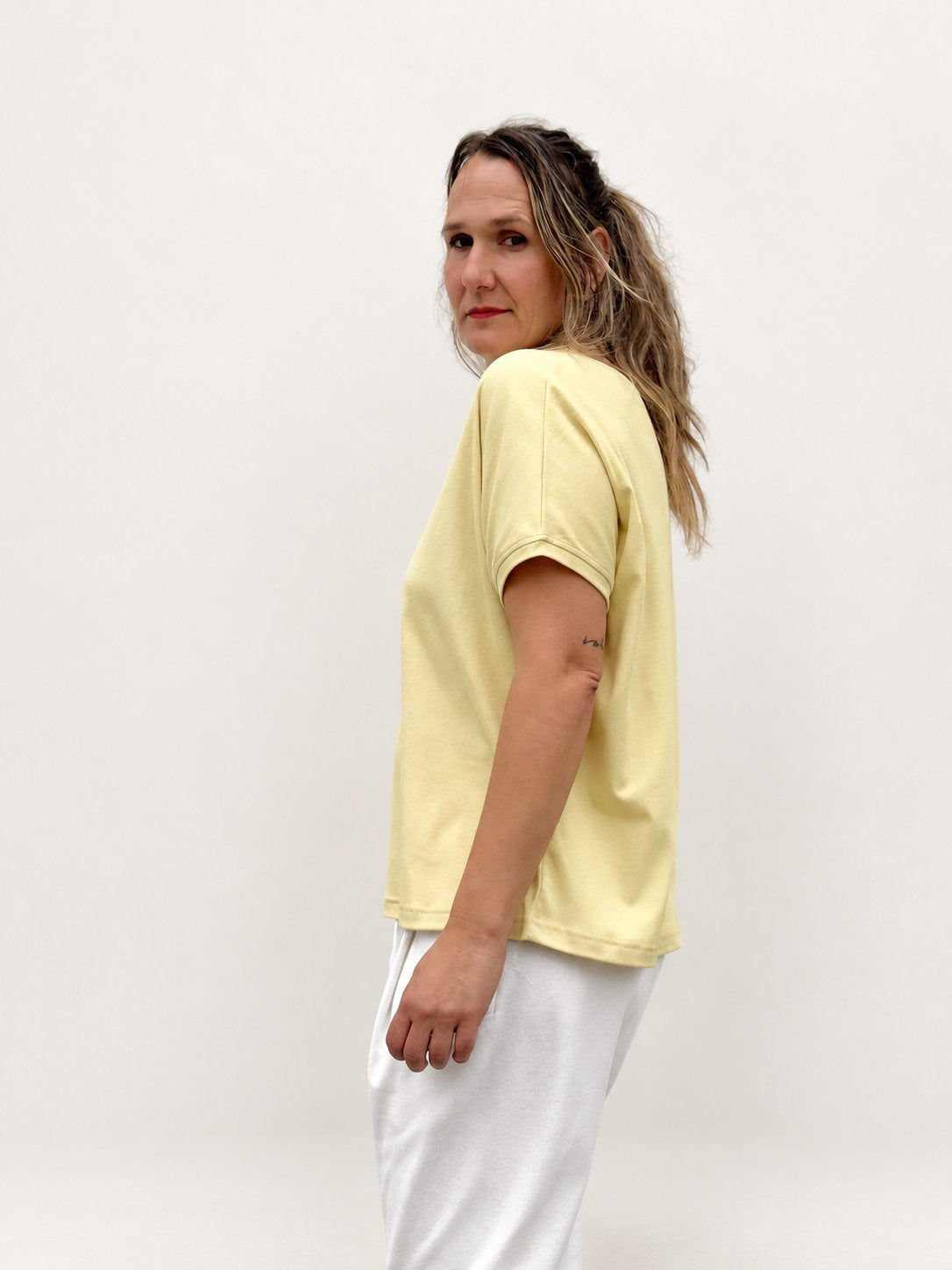 HAIZEA CAMISETA AMARILLA de Maider Alzaga, fotografía 2.