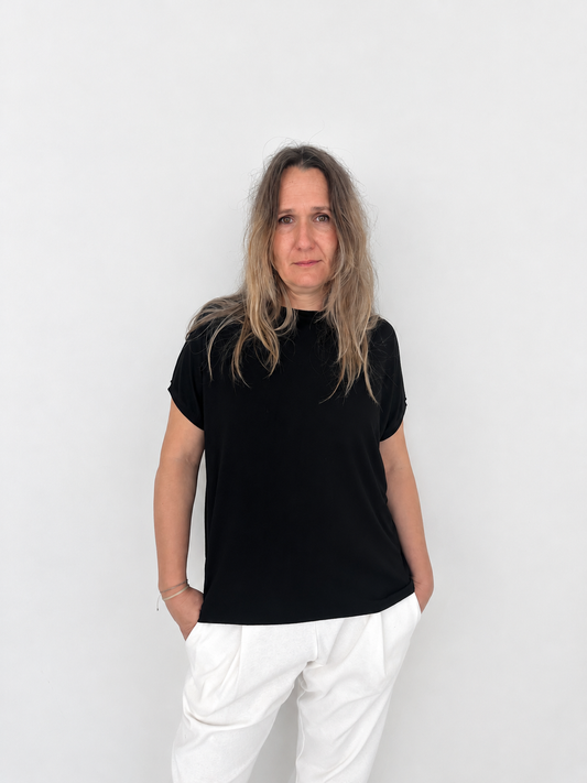 haizea camiseta negro fino caido de Maider Alzaga, fotografía 5