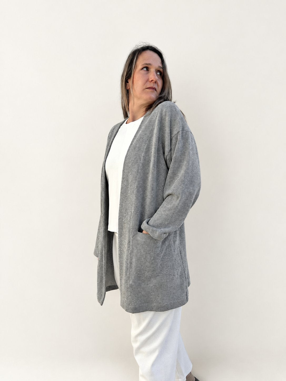 IRUNE CHAQUETA UDA GRIS JASPEADO de Maider Alzaga, fotografía 3.