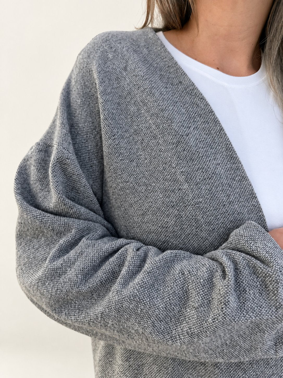 IRUNE CHAQUETA UDA GRIS JASPEADO de Maider Alzaga, fotografía 7.