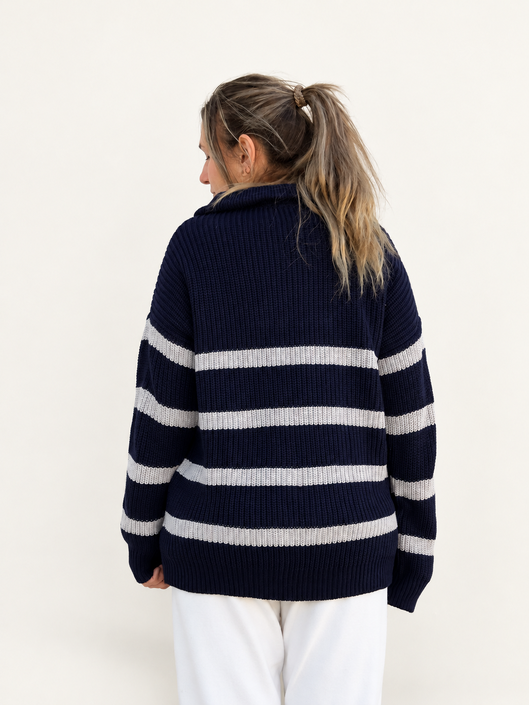 Maider Alzaga — itsaso jersey a rayas azul, fotografía 4