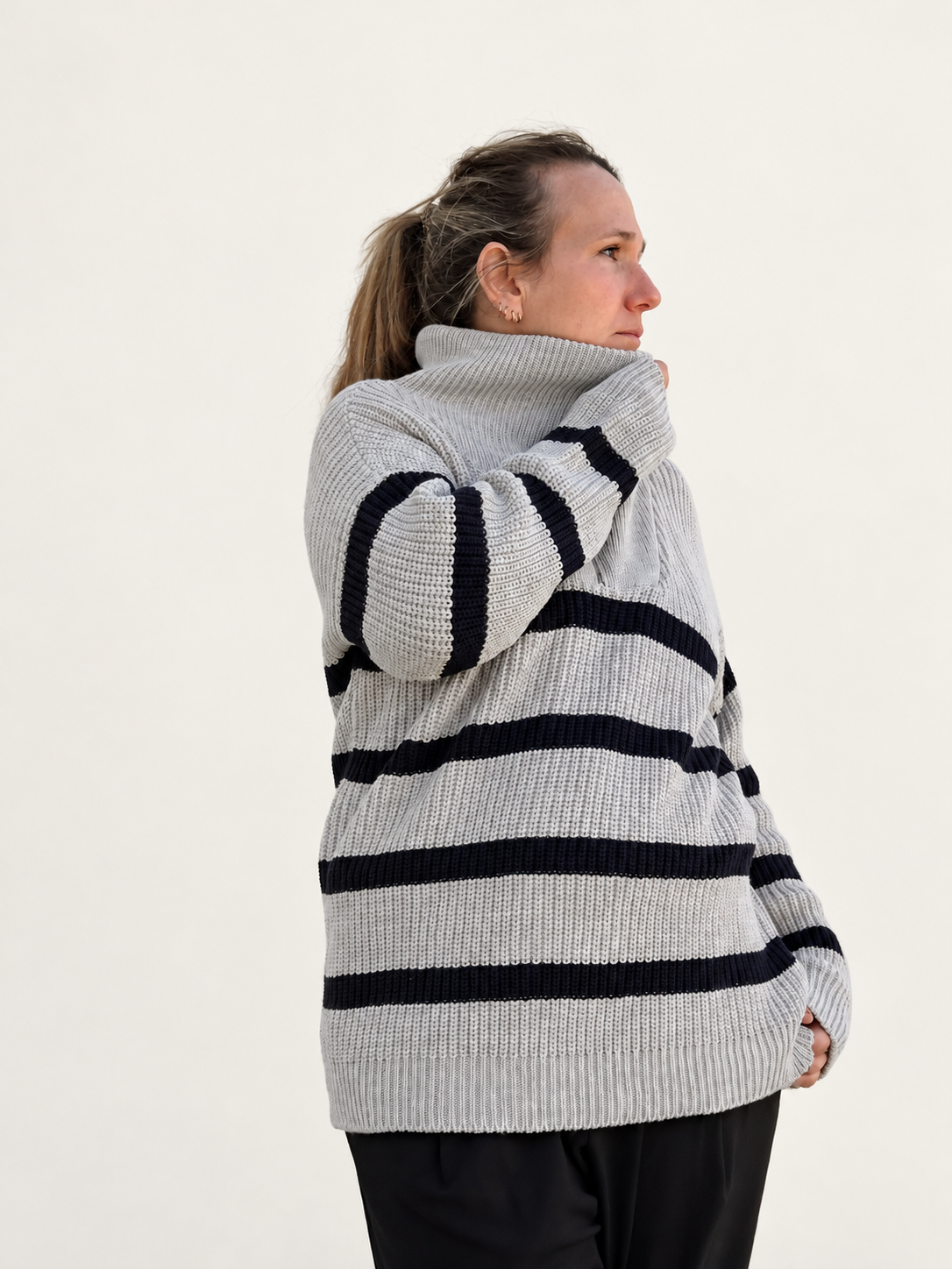 Maider Alzaga — itsaso jersey a rayas gris, fotografía 4