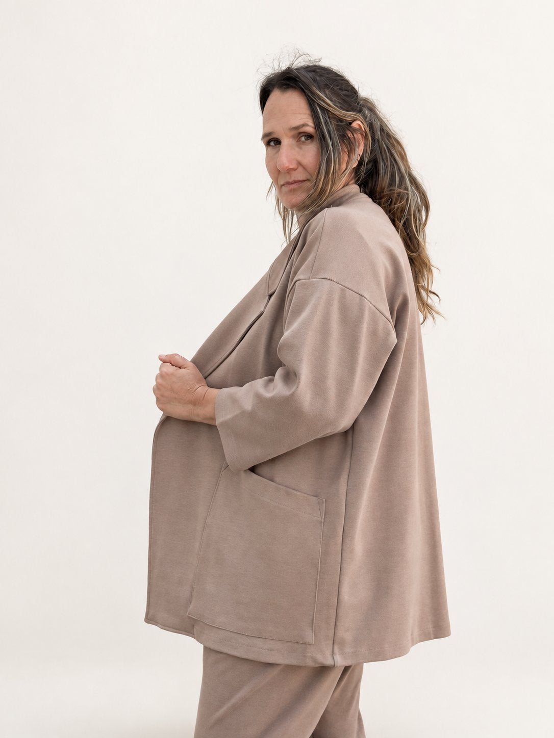 JARE CHAQUETA ASIMÉTRICA MAQUILLAJE de Maider Alzaga, fotografía 2.