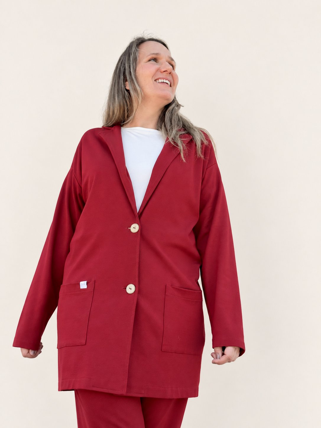Maider Alzaga — maite blazer burdeos, fotografía 5