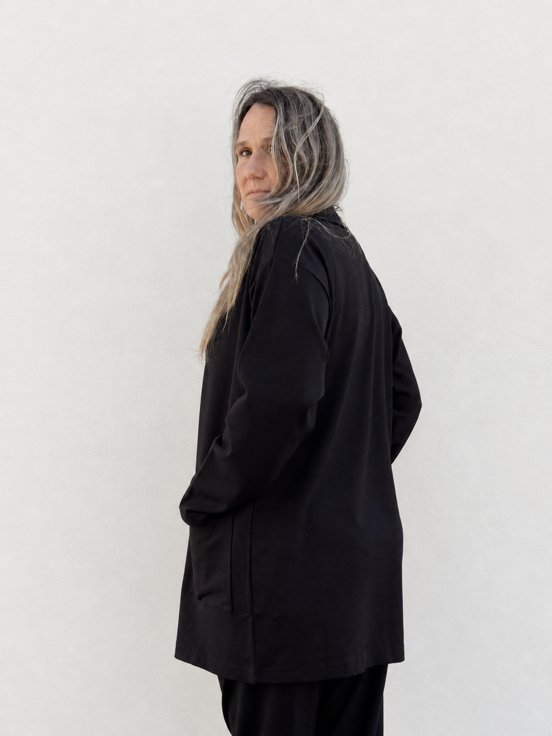 Blazer Maite negro de Maider Alzaga, fotografía 4