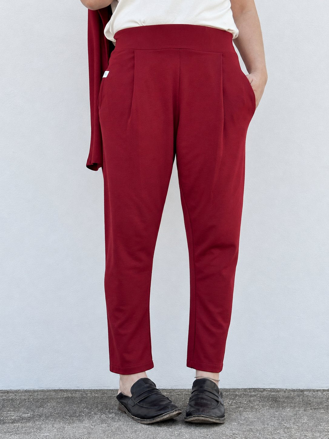 Pantalón Daniela burdeos de Maider Alzaga, fotografía 1
