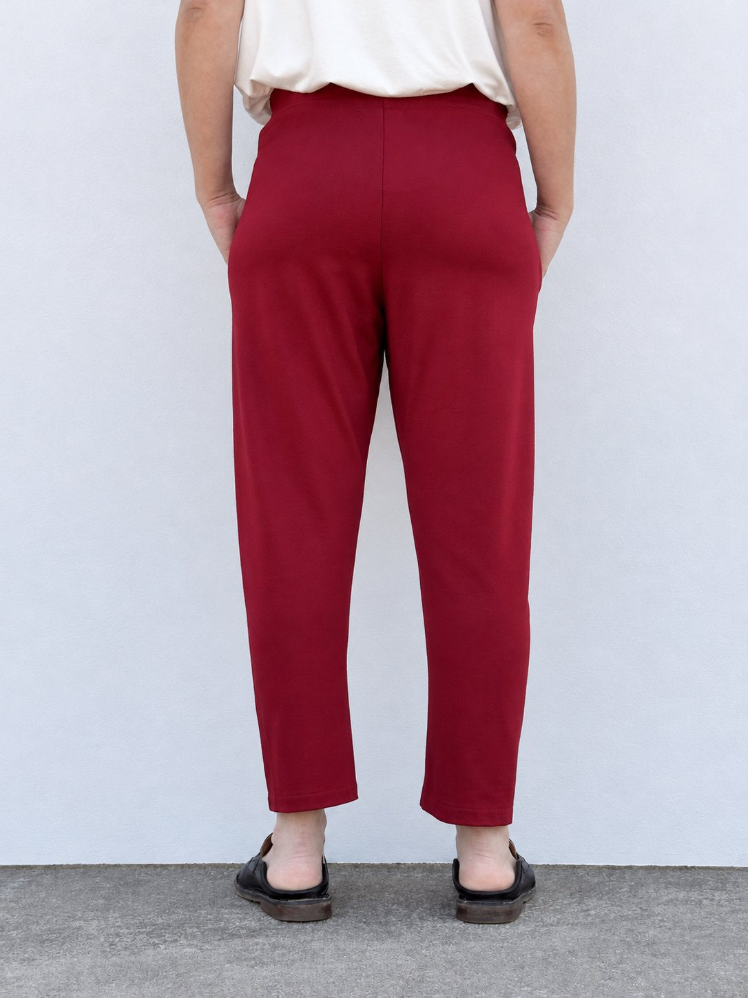 Pantalón Daniela burdeos de Maider Alzaga, fotografía 4