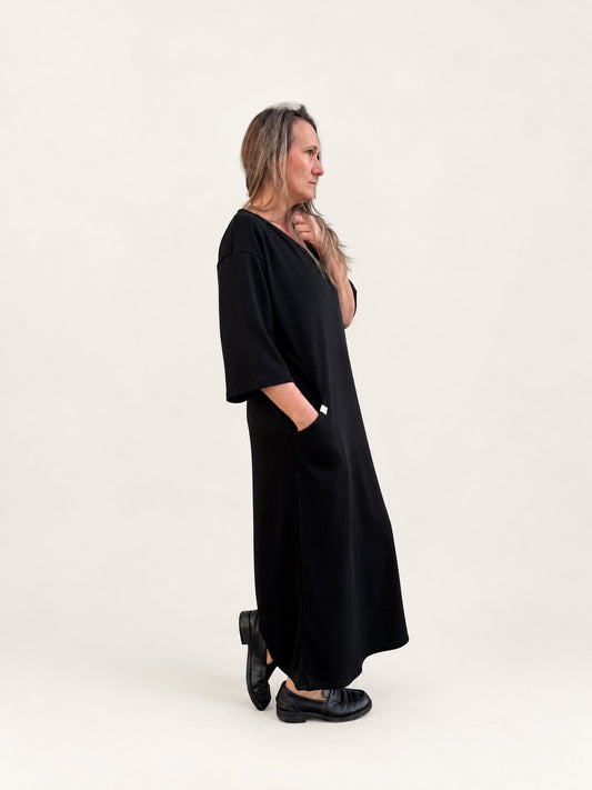 SAIO VESTIDO NEGRO de Maider Alzaga, fotografía 1.