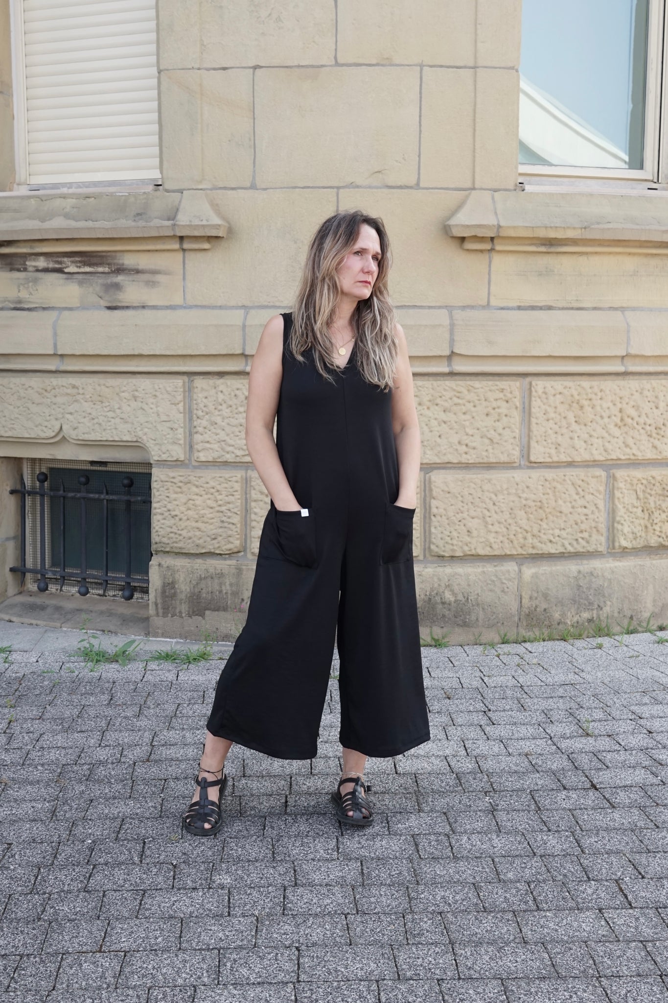 YUDITH MONO NEGRO