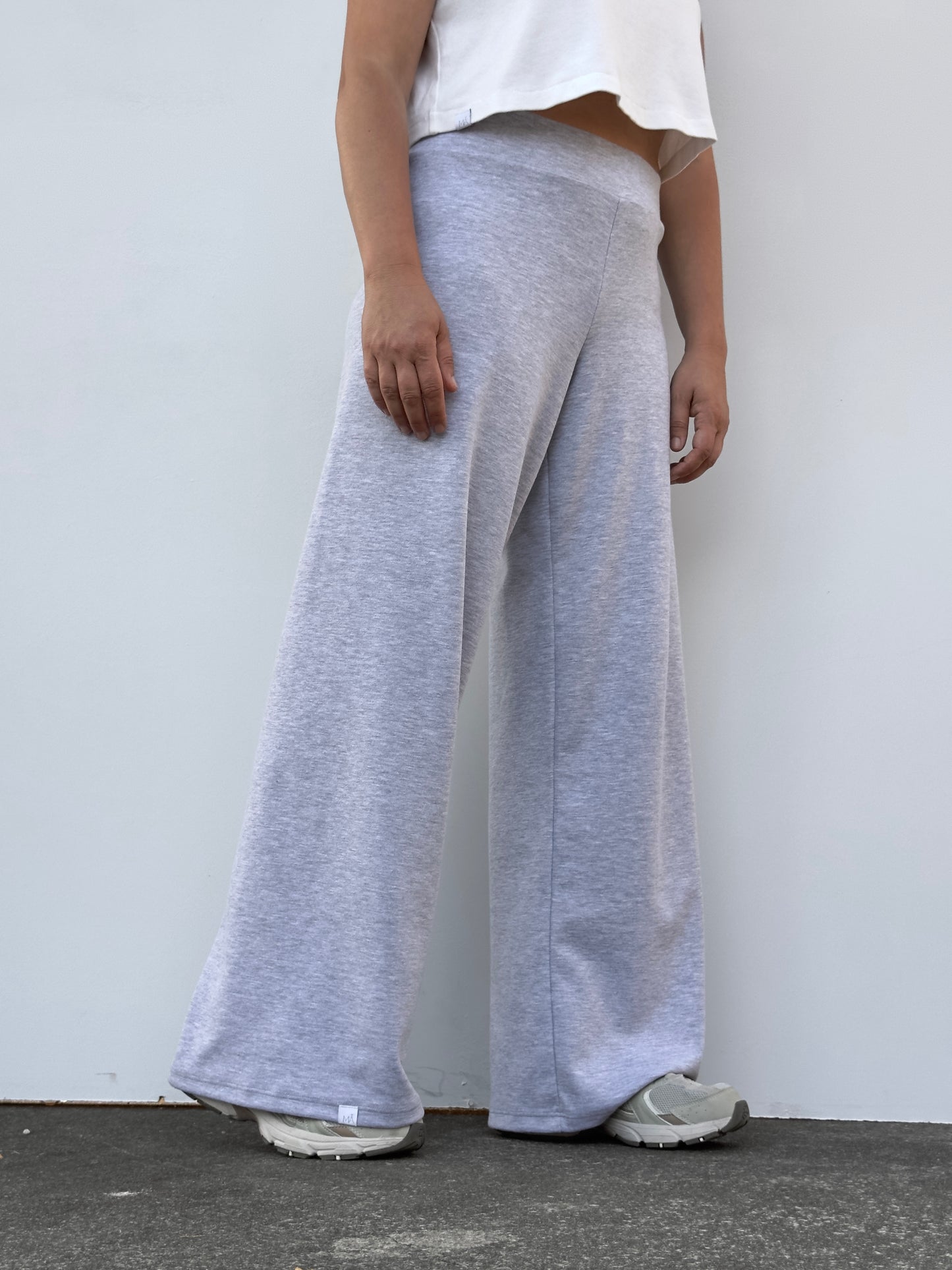 AGATE PANTALON AMPLIO GRIS