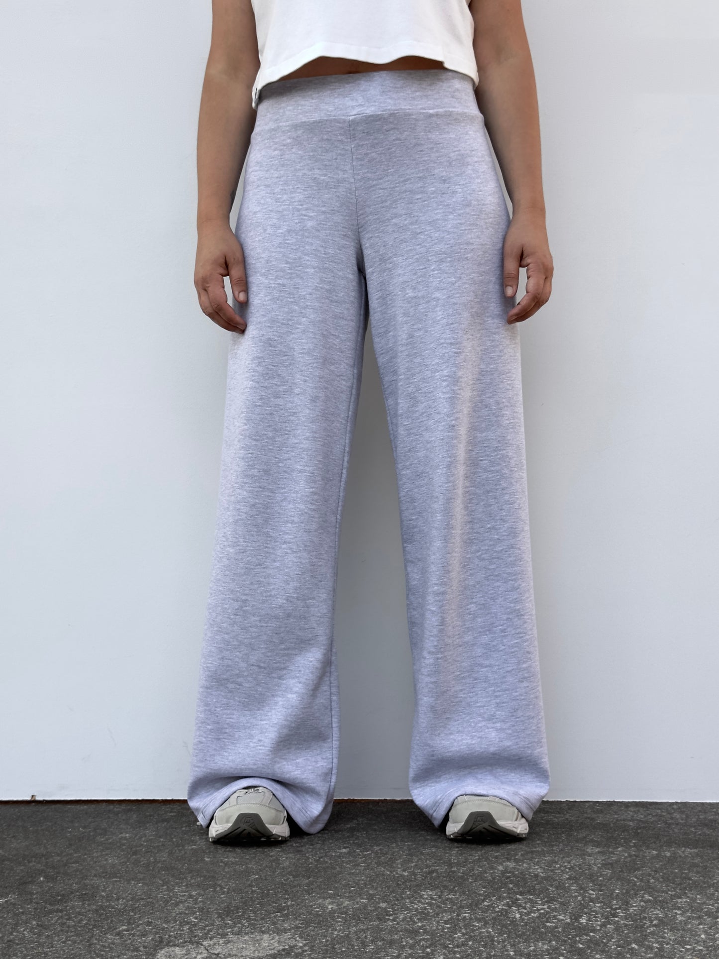 AGATE PANTALON AMPLIO GRIS