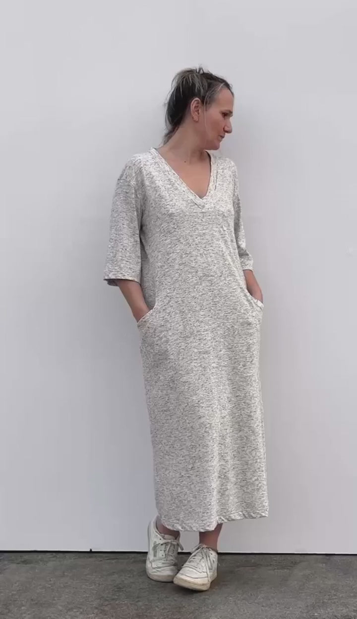 SAIO VESTIDO BEIGE JASPEADO, Maider Alzaga, vídeo con fondo natural