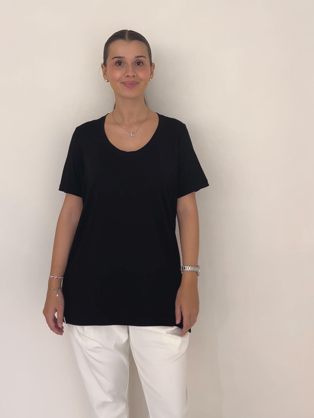 Camiseta Marylin de Maider Alzaga negro fino caido