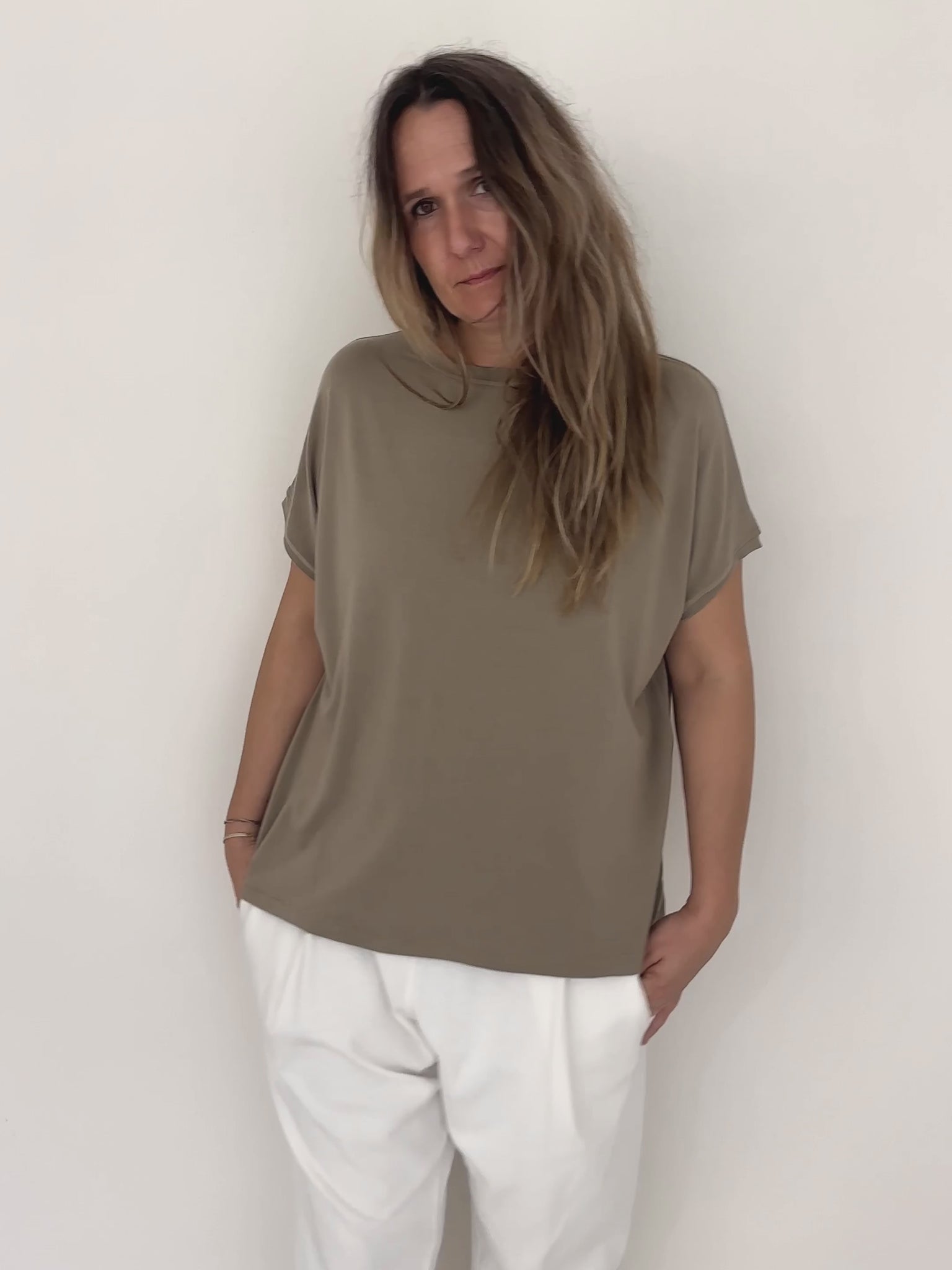 Camiseta Haizea beige de Maider Alzaga, vídeo