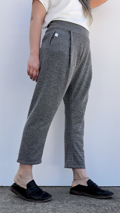 DANIELA PINTZADUN GRIS KANALE